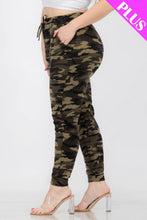 Load image into Gallery viewer, Plus Size French Terry Camo Print Joggers
