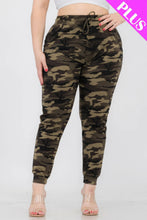 Load image into Gallery viewer, Plus Size French Terry Camo Print Joggers
